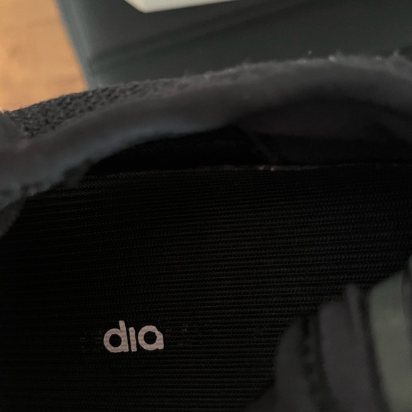 Yeezy black sneakers SOLD - Picture 4 of 6